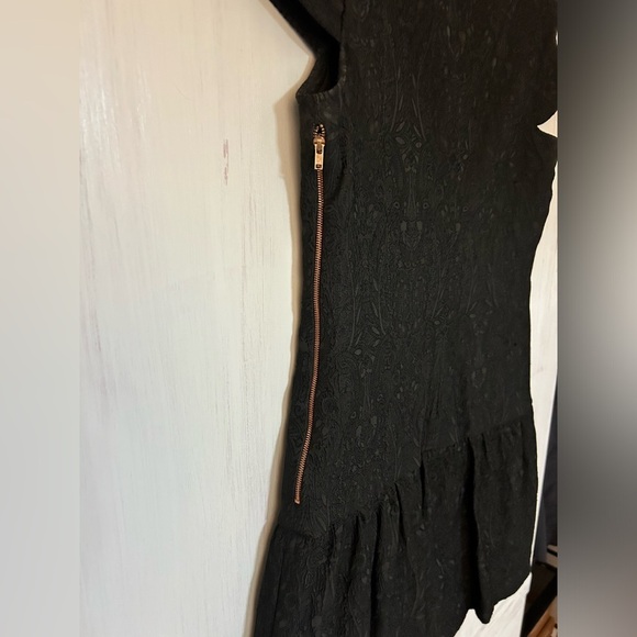 ZARA B&W Collection Dress Zips Up On Side Classic Look - Picture 2 of 8